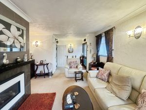 Lounge- click for photo gallery